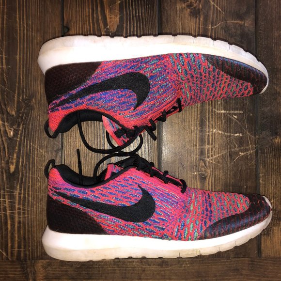 Nike Roshe Tennis Shoes - Picture 4 of 8